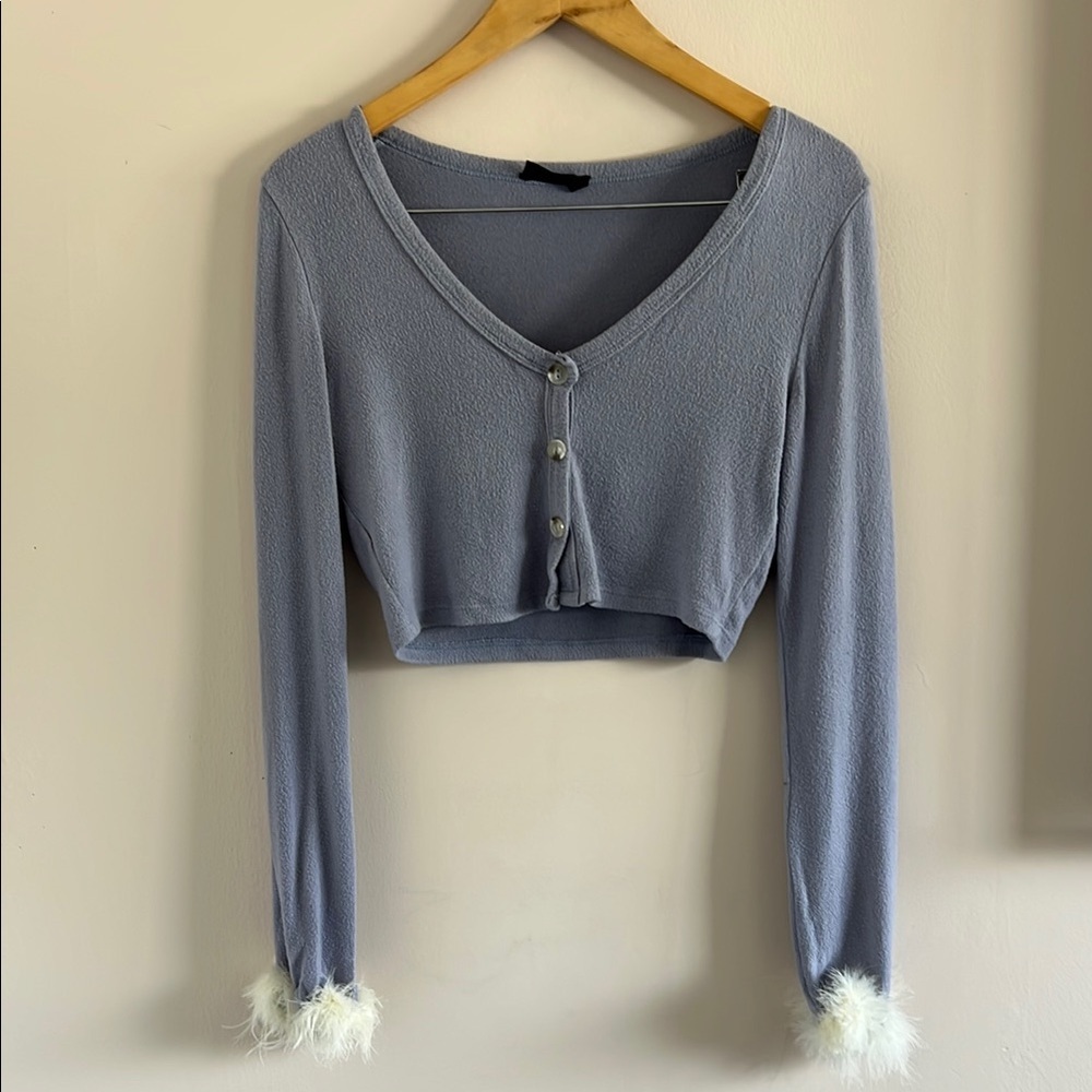 Hazel Boutique Blue Feather Cuff Cropped Cardigan Top | Long Sleeve